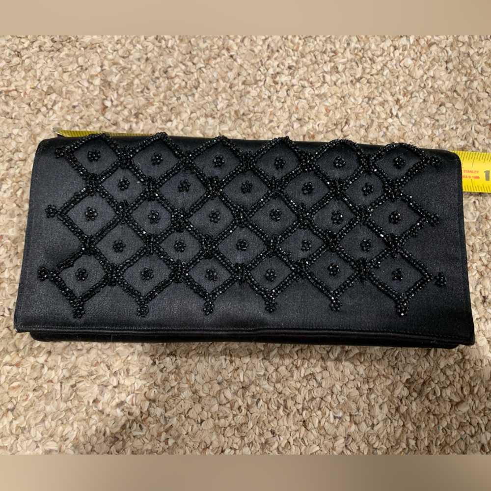 Vintage Magi’s clutch black beaded satin
